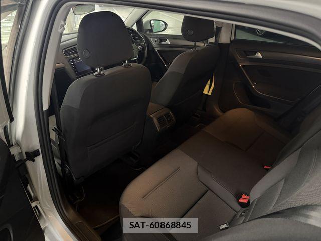 VolksWagen GOLF 2020-05 8318058-12
