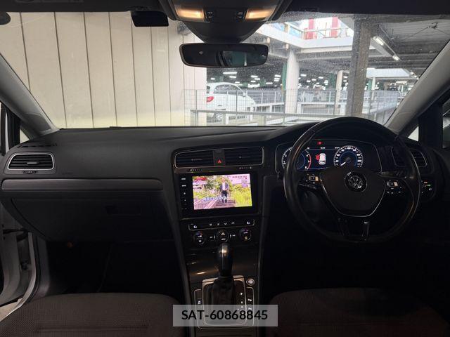 VolksWagen GOLF 2020-05 8318058-14