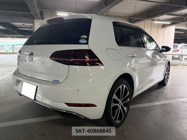 VolksWagen GOLF 2020-05 8318058-4