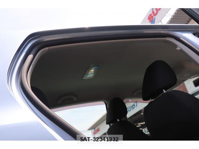 VolksWagen GOLF 2011-07 8318064-14