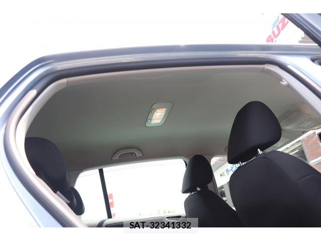VolksWagen GOLF 2011-07 8318064-15