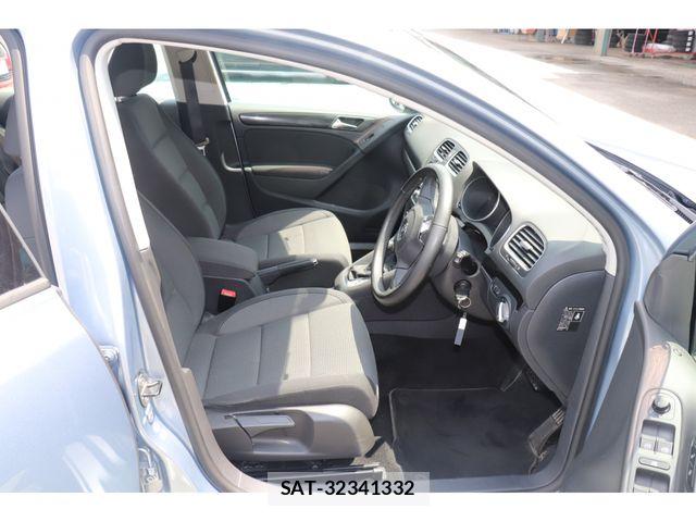 VolksWagen GOLF 2011-07 8318064-17