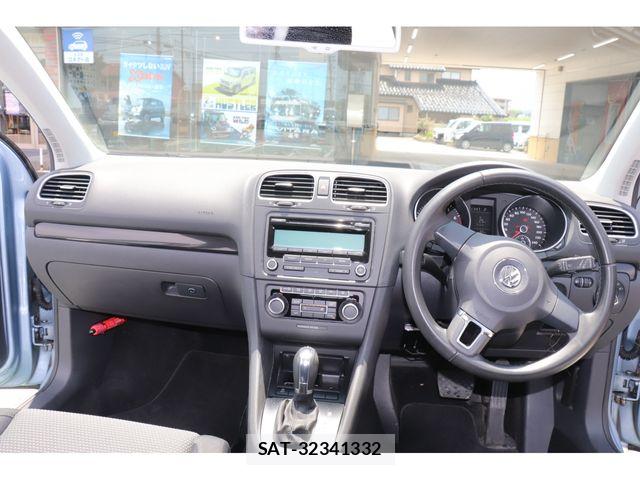 VolksWagen GOLF 2011-07 8318064-19