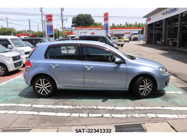 VolksWagen GOLF 2011-07 8318064-21