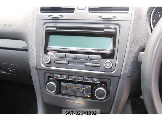 VolksWagen GOLF 2011-07 8318064-24