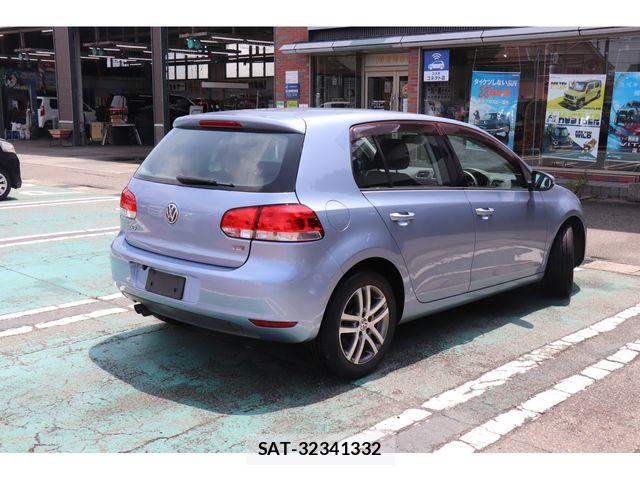 VolksWagen GOLF 2011-07 8318064-5