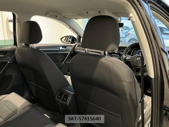 VolksWagen GOLF 2019-05 8318055-25