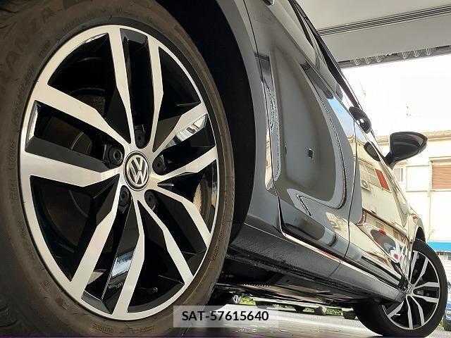 VolksWagen GOLF 2019-05 8318055-5