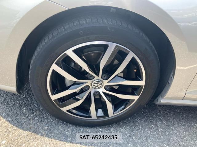 VolksWagen GOLF 2018-05 8318059-9