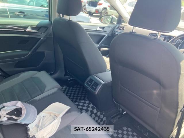 VolksWagen GOLF 2018-05 8318059-18