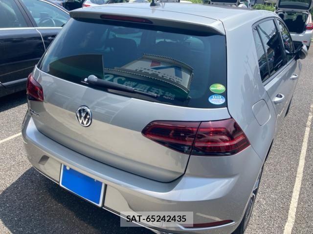 VolksWagen GOLF 2018-05 8318059-3