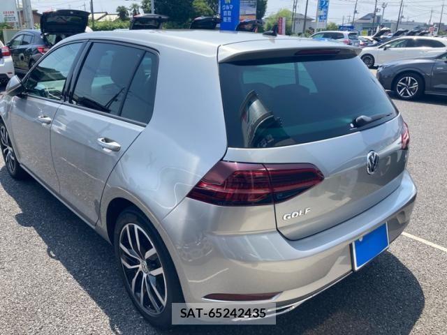 VolksWagen GOLF 2018-05 8318059-4
