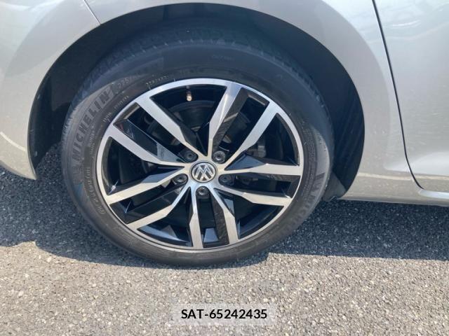 VolksWagen GOLF 2018-05 8318059-7