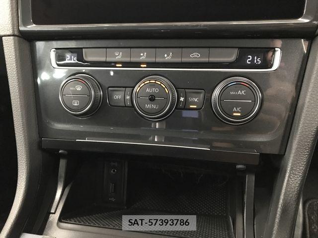 VolksWagen GOLF 2019-03 8318060-17
