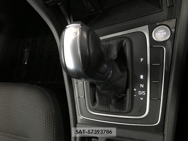 VolksWagen GOLF 2019-03 8318060-18