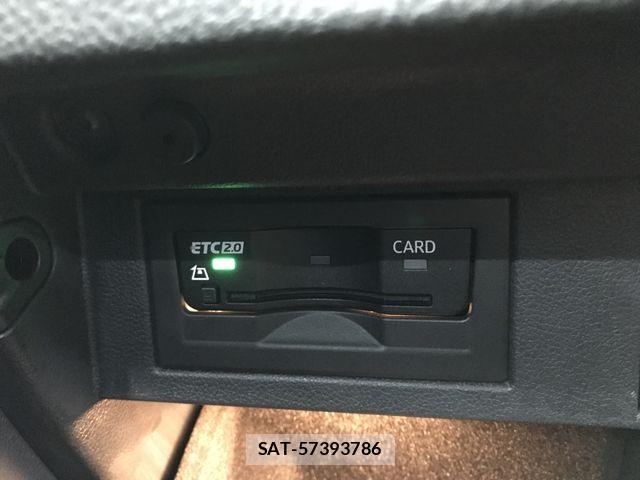VolksWagen GOLF 2019-03 8318060-25