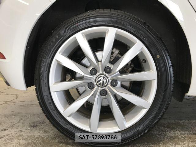 VolksWagen GOLF 2019-03 8318060-26
