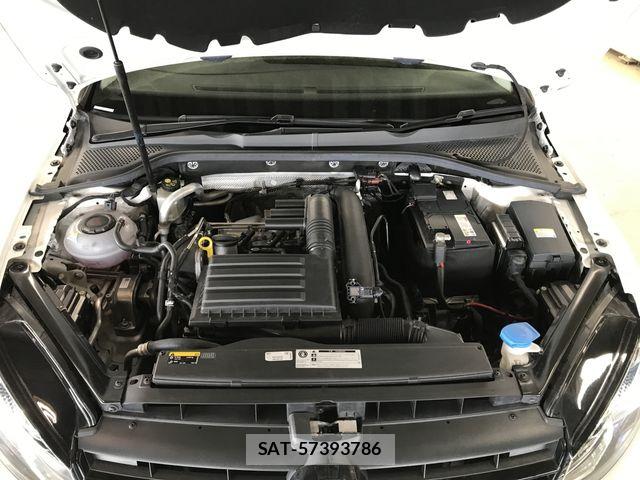 VolksWagen GOLF 2019-03 8318060-27