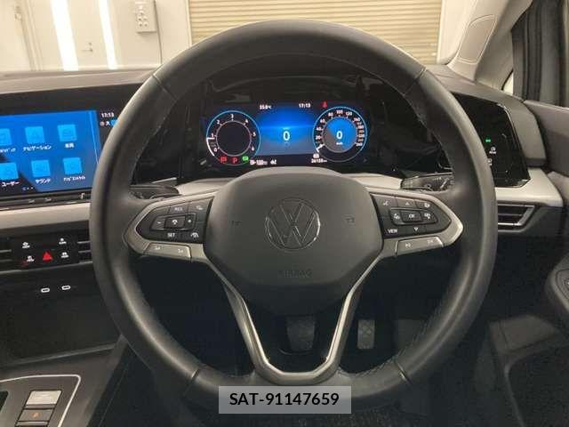 VolksWagen GOLF 2023-08 8318053-13