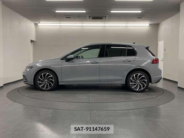 VolksWagen GOLF 2023-08 8318053-2