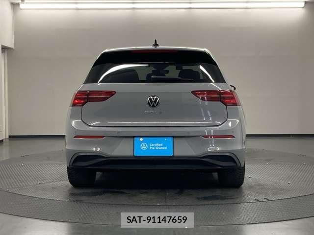 VolksWagen GOLF 2023-08 8318053-4