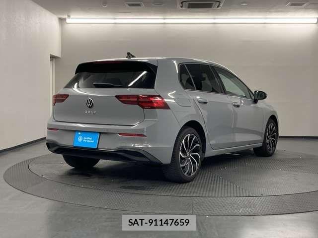 VolksWagen GOLF 2023-08 8318053-5