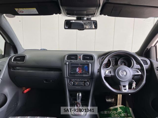 VolksWagen GOLF 2011-12 8369732-1