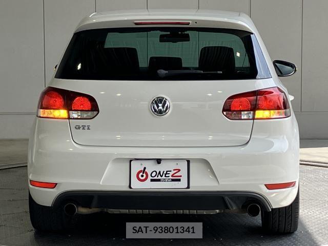 VolksWagen GOLF 2011-12 8369732-26