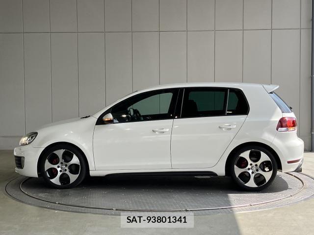 VolksWagen GOLF 2011-12 8369732-29
