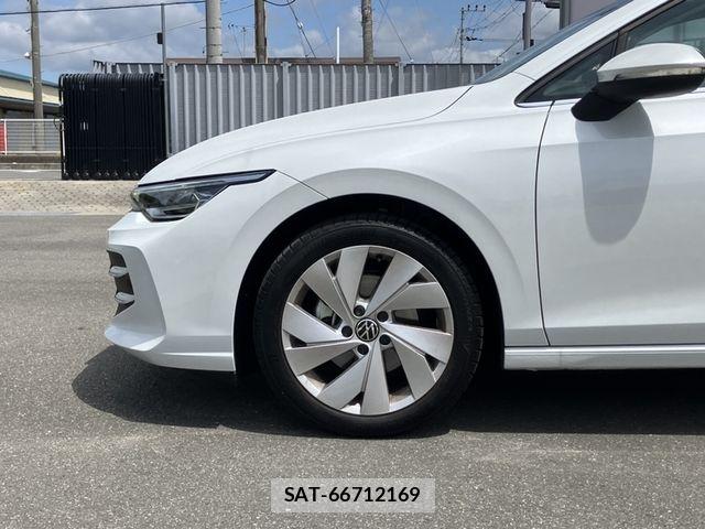 VolksWagen GOLF 2026-03 8369729-5