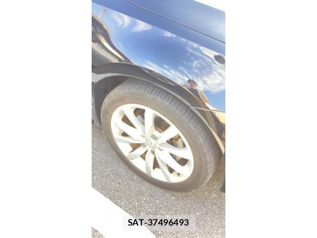 VolksWagen GOLF 2013-12 8372375-5