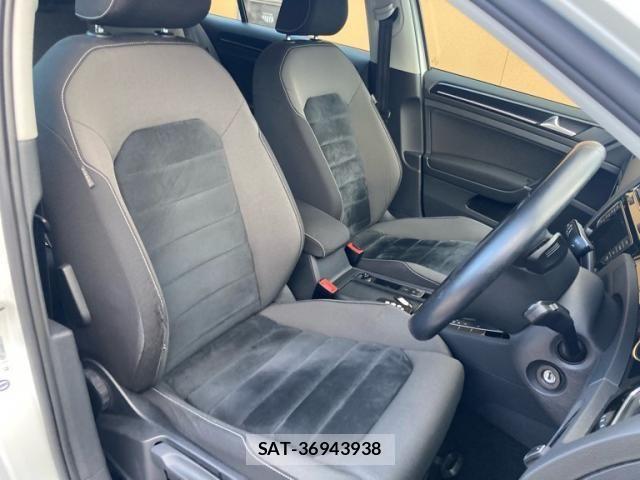 VolksWagen GOLF 2013-08 8415821-12