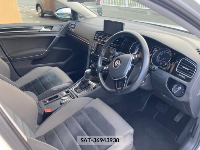 VolksWagen GOLF 2013-08 8415821-13