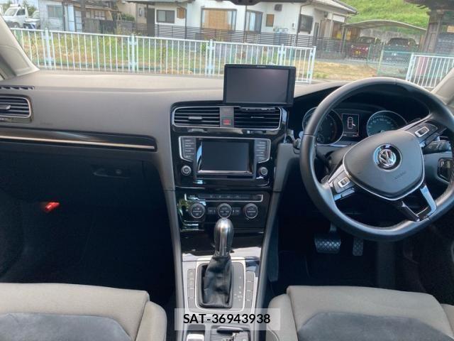 VolksWagen GOLF 2013-08 8415821-16