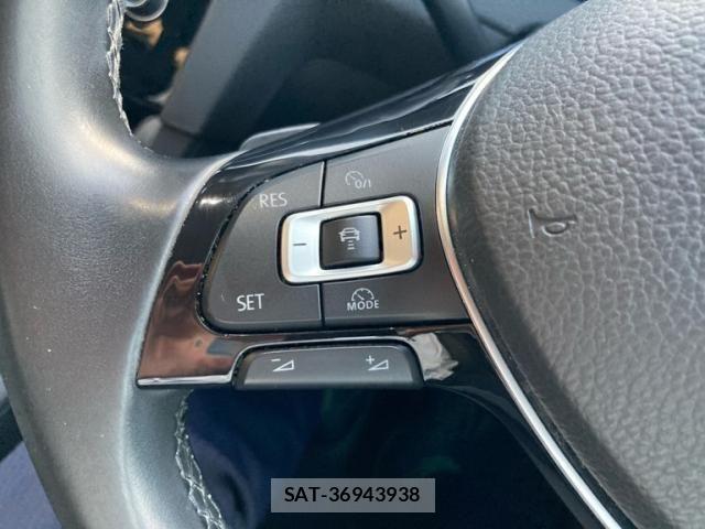 VolksWagen GOLF 2013-08 8415821-18