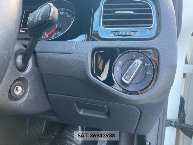 VolksWagen GOLF 2013-08 8415821-20