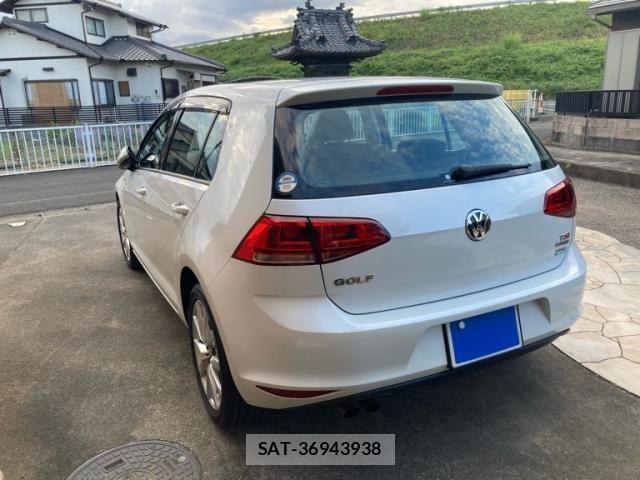 VolksWagen GOLF 2013-08 8415821-3