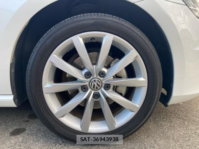 VolksWagen GOLF 2013-08 8415821-4