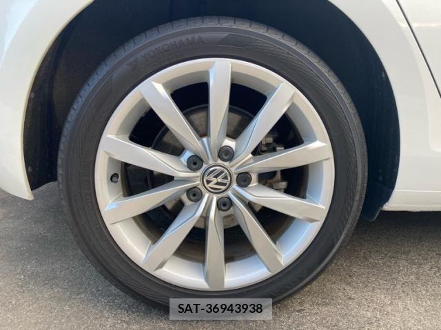 VolksWagen GOLF 2013-08 8415821-5
