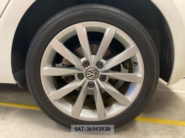 VolksWagen GOLF 2013-08 8415821-6