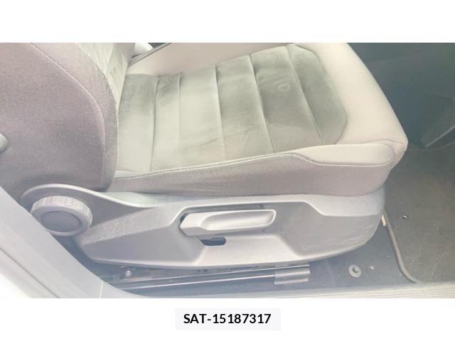 VolksWagen GOLF 2017-12 8415820-9