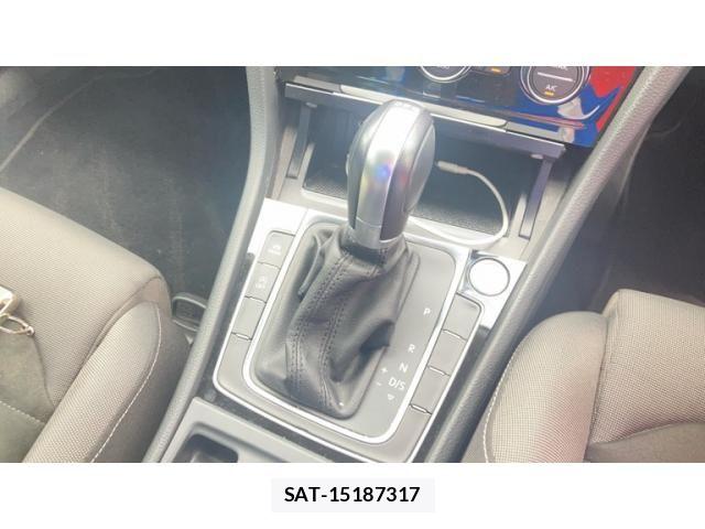 VolksWagen GOLF 2017-12 8415820-18