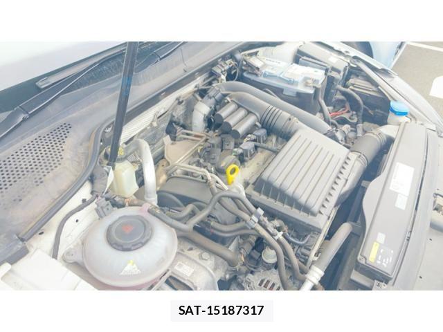 VolksWagen GOLF 2017-12 8415820-21