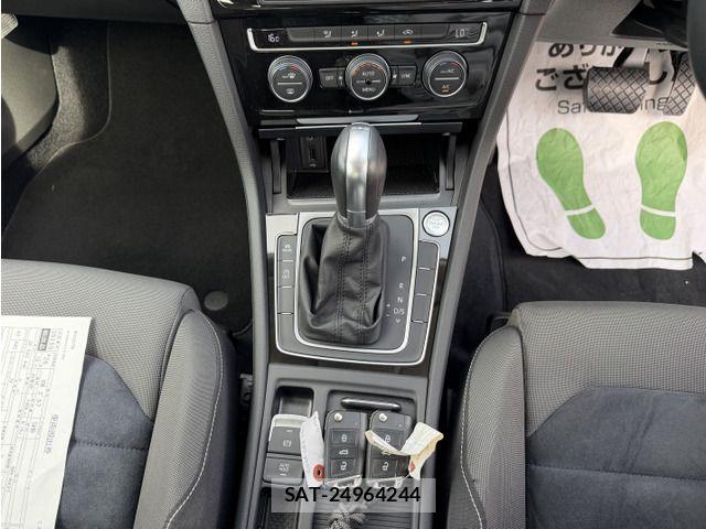 VolksWagen GOLF 2014-10 8458761-16