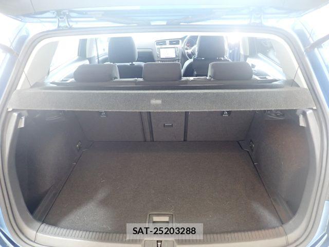 VolksWagen GOLF 2014-01 8528188-21