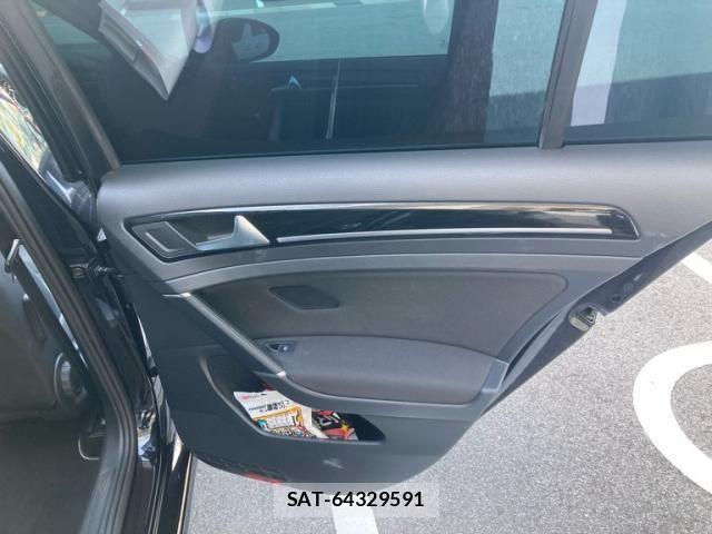 VolksWagen GOLF 2018-03 8528197-10