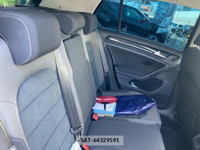 VolksWagen GOLF 2018-03 8528197-11