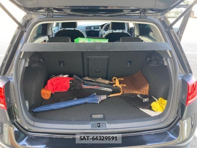 VolksWagen GOLF 2018-03 8528197-12