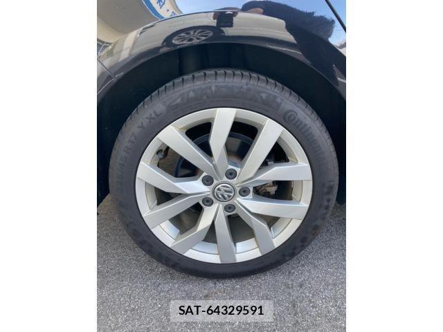 VolksWagen GOLF 2018-03 8528197-4