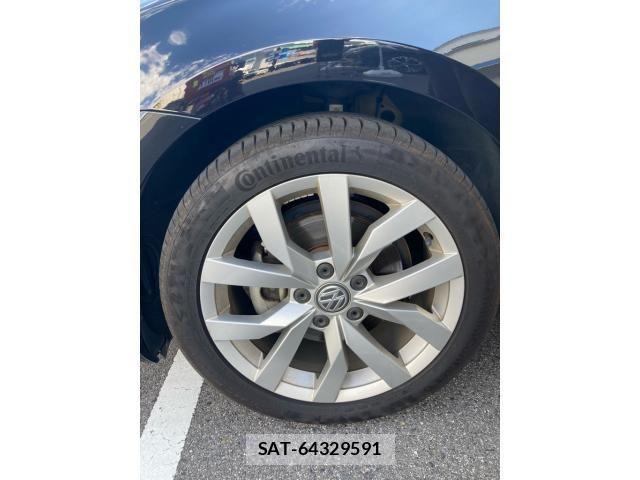 VolksWagen GOLF 2018-03 8528197-6
